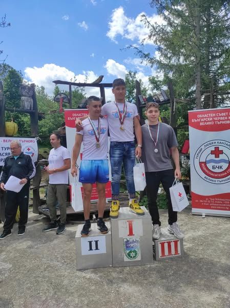 Поредно отличие на Иван Пенчев от 9 клас 3